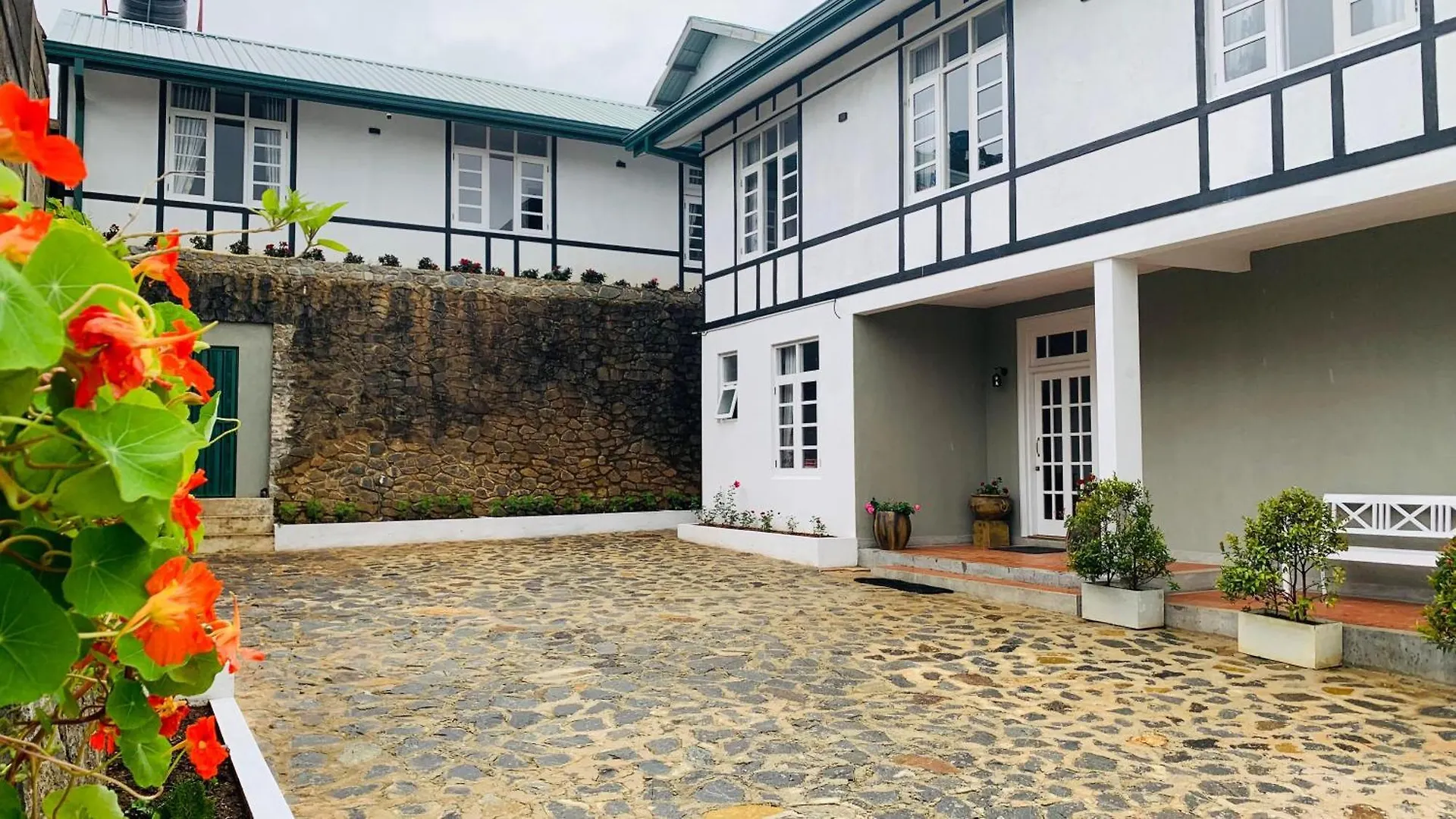 Lilys Nuwaraeliya Hotel Nuwara Eliya