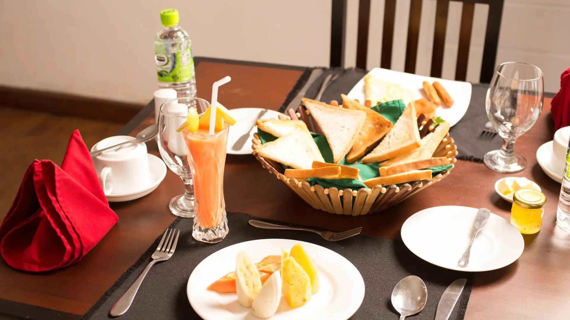 Lilys Nuwaraeliya Hotel Nuwara Eliya